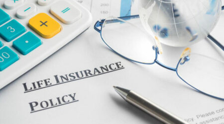 Common difference between term life insurance and universal life insurance policy